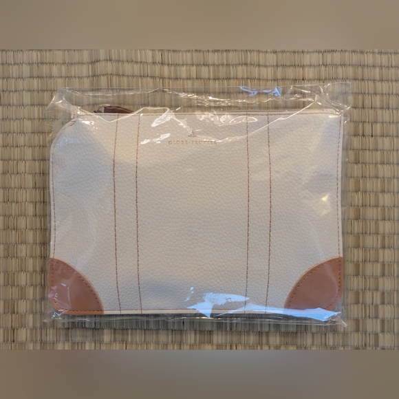 BRAND NEW Globetrotter x ANA Amenity Kit Bag - Picture 1 of 4